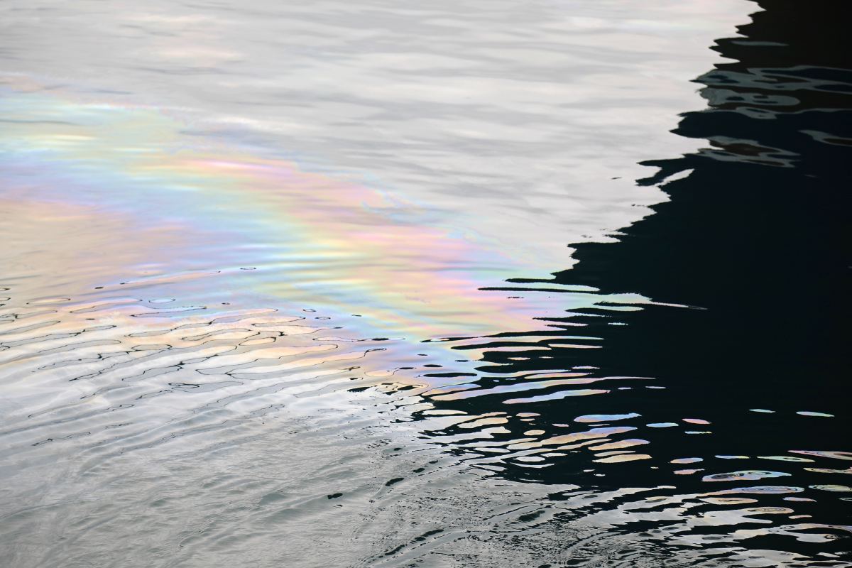 Una chiazza di gasolio